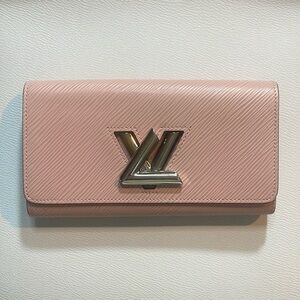 Authentic Louis Vuitton wallet twist preowned